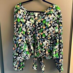 H&M Shirt Womens XL Green Floral Button Up Cropped Front Tie Long Sleeve